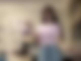 Live cam show with AraWyett - New Bedroom on Camsoda