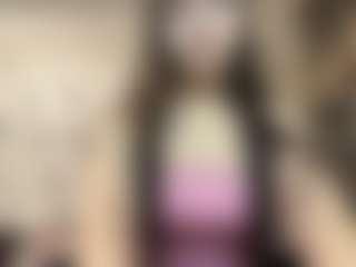 Live cam show with AraWyett - Nails on Camsoda