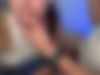 Spettacolo in cam dal vivo con LeaMike - Brown Eyes su Camsoda