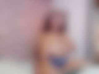 Spettacolo in cam dal vivo con big-juicytits - Gamer Ebony su Camsoda