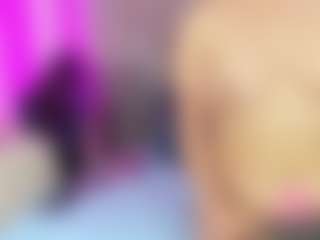 chloe-rosi's Live Sex Cam Show