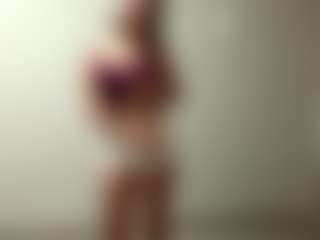 Live cam show with LeomaKoening - Fingers on sexylive.show