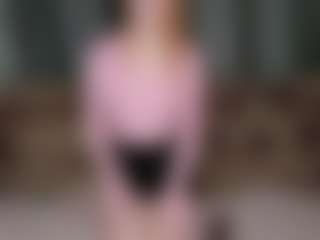 Live cam show with MaymeYablonsky - Athletic MILF on Hubzter Live