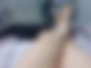 Rendemi MILF webcam performer live streaming