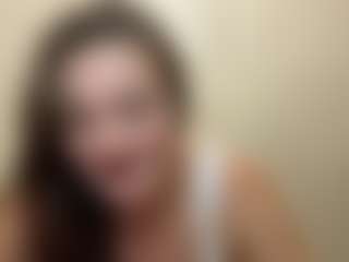 Live cam show with Kate - Deepthroat on livesuperchat.net