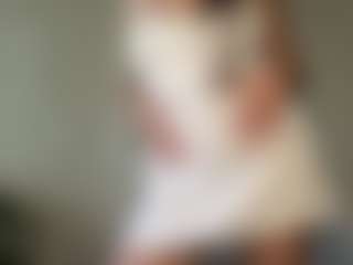 Live cam show with Kate - BBW Teen (18+) on Fling VIP Chat
