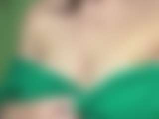 Live cam show with Kate - Green Eyes on StripNow