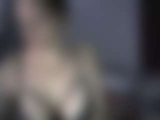 tiptoethruroses's Live Sex Cam Show