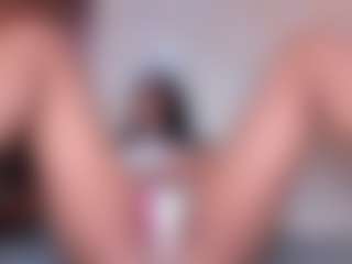 VickyyStoneとのライブチャットショー - CamsodaのBig Tits Small Tits