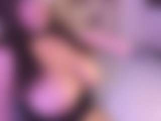 EmaValvet's Live Sex Cam Show