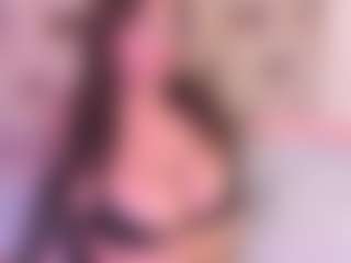 EmaValvet's Live Sex Cam Show