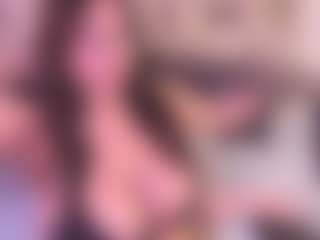 EmaValvet's Live Sex Cam Show