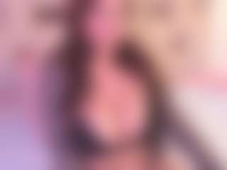 EmaValvet's Live Sex Cam Show