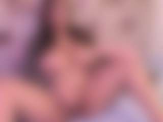 EmaValvet's Live Sex Cam Show