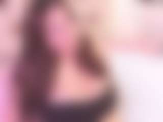 EmaValvet's Live Sex Cam Show