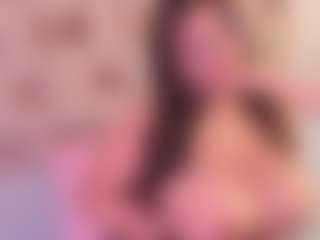Live cam show with EmaValvet - Squirt on AdultVida.com