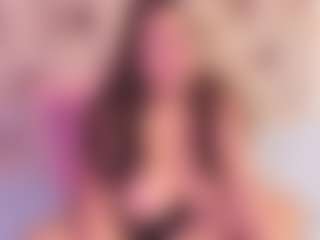 EmaValvet's Live Sex Cam Show