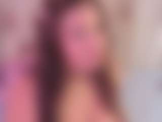 EmaValvet's Live Sex Cam Show