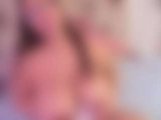 Live cam show with EmaValvet - BBW on TottyGirls