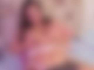 EmaValvet's Live Sex Cam Show