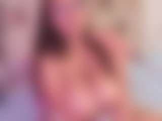 EmaValvet's Live Sex Cam Show