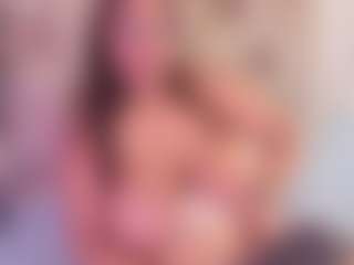 EmaValvet's Live Sex Cam Show