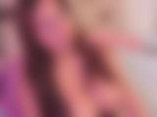 EmaValvet's Live Sex Cam Show