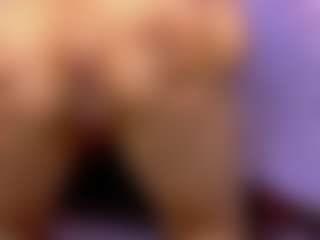 Live cam show with SkyandLia - Foot Fetish on makecum.org