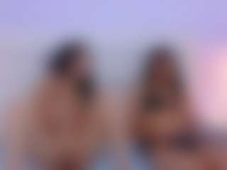 Live cam show with SkyandLia - Natural on xplaylive.com