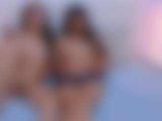 Live cam show with SkyandLia - Fingering Latina on crypto-cams