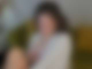 Live cam show with Amelya-Wood - Facial Piercings on camwithhim.com