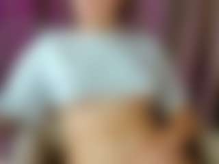 Live cam show with Amelya-Wood - Body Massage on Camsoda