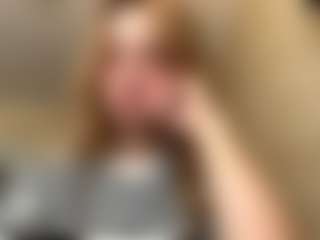 Live cam show with DonnetteDente - Fingers on Camiplay Live