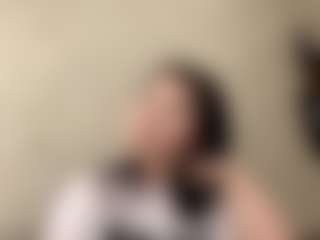 Live cam show with JustinaPendill - Tease on TeamSkeetLive