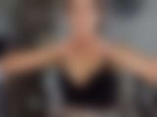 Live cam show with Milana - Facial on Camsoda