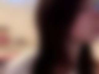 Live cam show with LindaGil - New Shaved Pussy on AdultVida.com