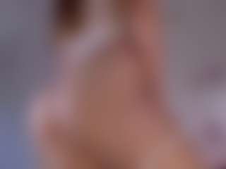 Live cam show with Sienna - Orgasm on StripNow