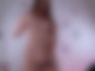 Live cam show with Sienna - Small Tits on Fling VIP Chat