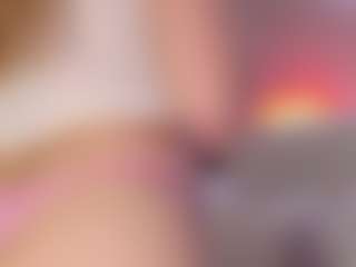 Live cam show with Sienna - Gagging on Camsoda
