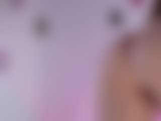 Live cam show with Sienna - Green Eyes on CamClone