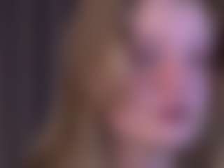 Live cam show with MariHamacher - Bikini on Dolls Live