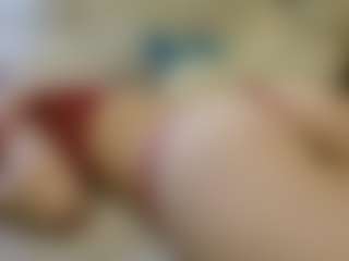 Live cam show with Cleo - Upskirt on livesuperchat.net