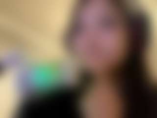 Live cam show with CaroleePhilogene - Skinny White on CamwithHer | united states
