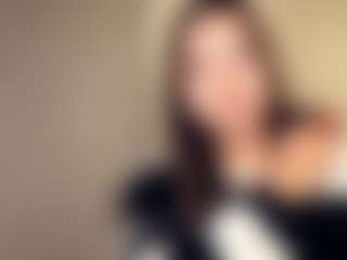 Live cam show with Mia - New Small Tits on live18s.com