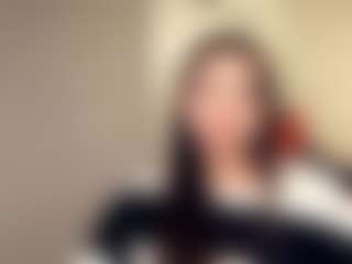 Live cam show with Mia - Butt Plug on CamSodaAdn