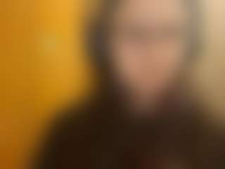 Live cam show with Mia - Public on Hubzter Live