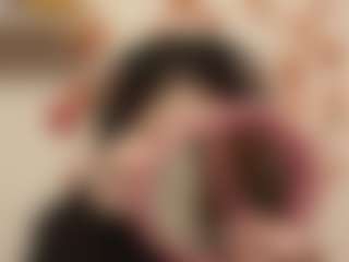 Live cam show with Mia - Average on SpankPalCams