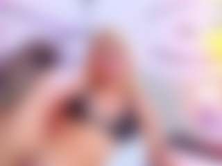 Live cam show with Mari-Luna - Fingers on CamwithHer