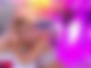Live cam show with Mari-Luna - Lush Blonde Hair on TeamSkeetLive