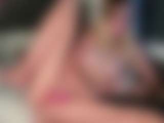 Fluffy-Cloude's Live Sex Cam Show
